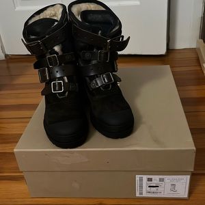New in Box BurberryLadies Dukes Aviator Buckle Detail Boots in size EUR 5 (US 5)